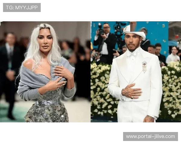 澳大利亚大奖赛周末围场捕捉汉密尔顿与金·卡戴珊同行画面 澳大利亚大奖赛周末围场捕捉汉密尔顿与金·卡戴珊同行画面